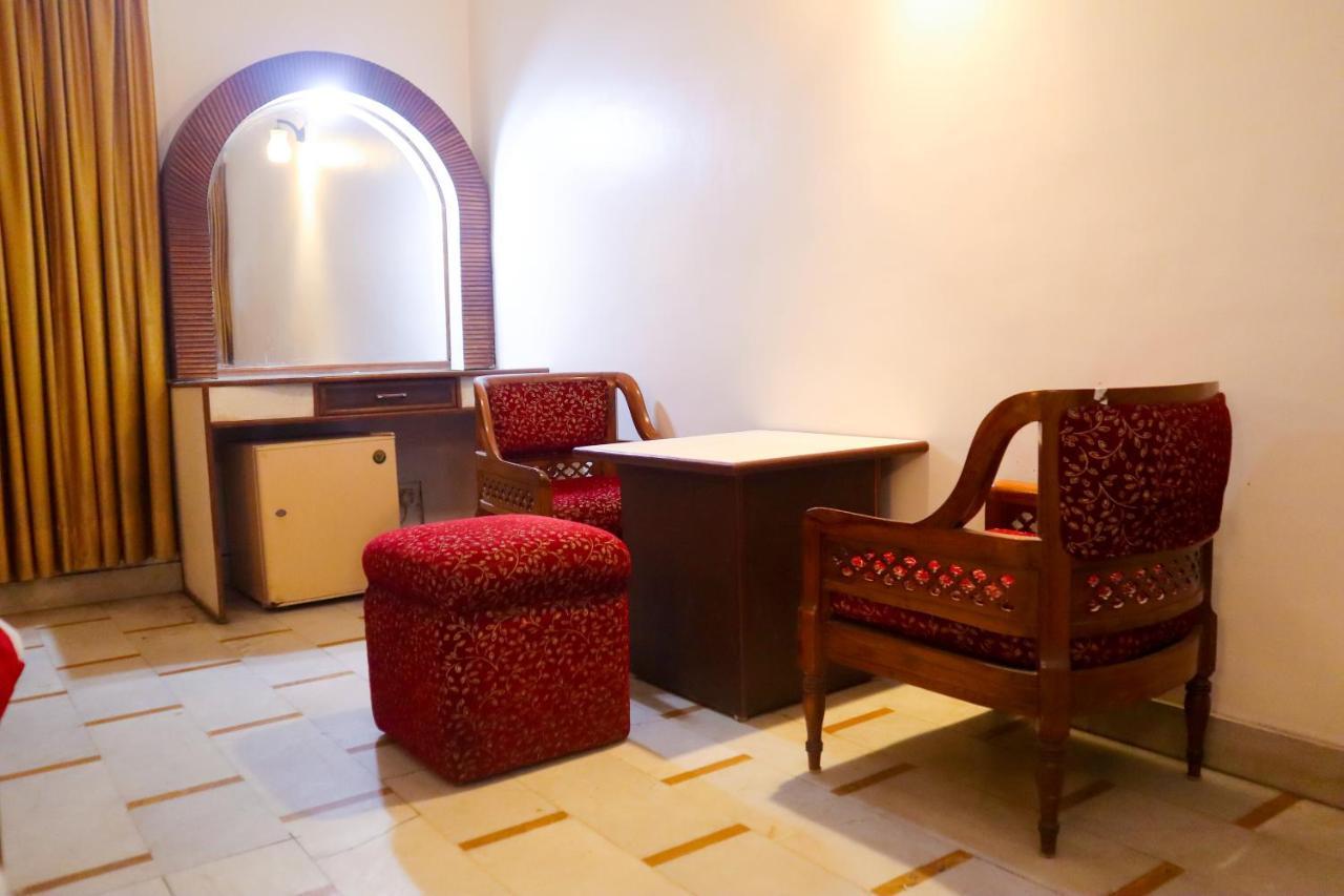 Hotel India International Új-Delhi Kültér fotó
